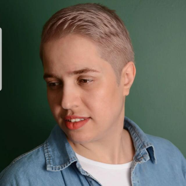 منا ناظریان