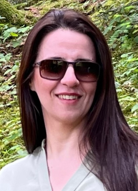 مونا غریبدوست