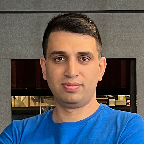 آریا میرزائی