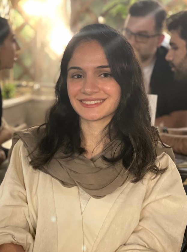 نیوشا عطایی