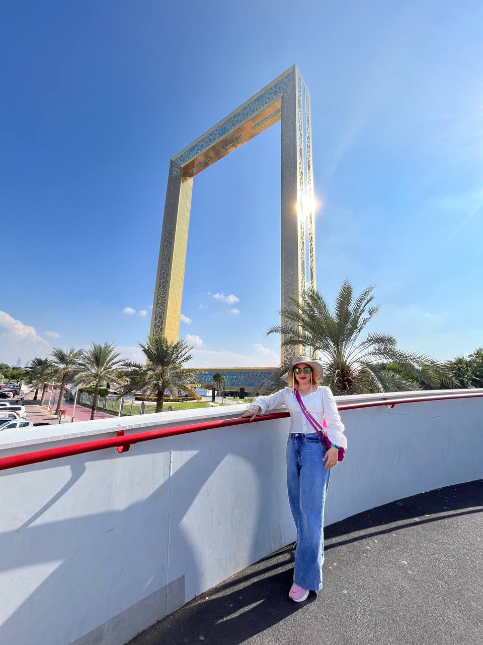 نیلوفر عظیم زاده