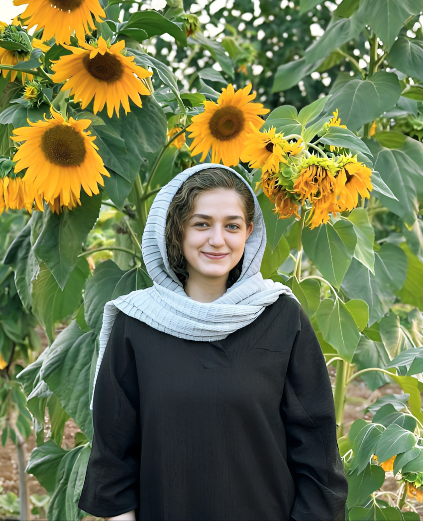 هانیا دلیری